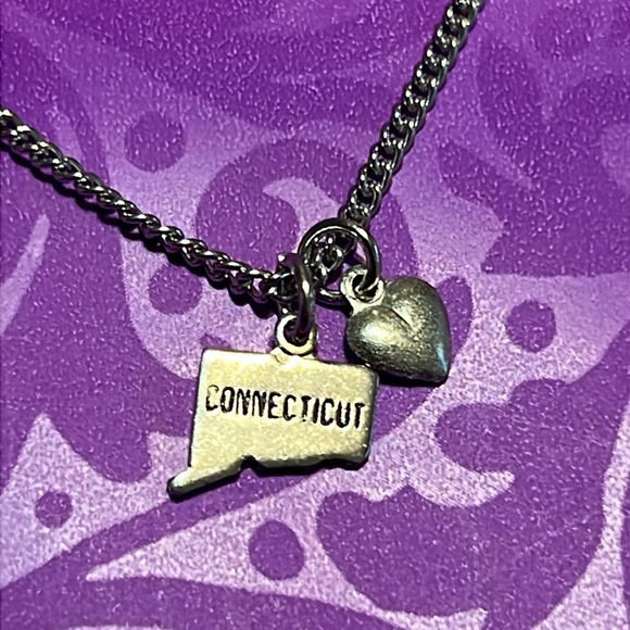 New Plain Outline “Connecticut” Map with Script & Heart Nickel Free Necklace - Picture 1 of 7